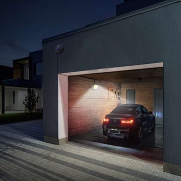 100 LED-es szürkület- és mozgásérzékelős, kültéri szolár lámpa (BBL)