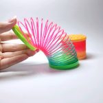 Szivárványszínű, világító, égbolt mintás lépcsőjáró rugó (BBJ)