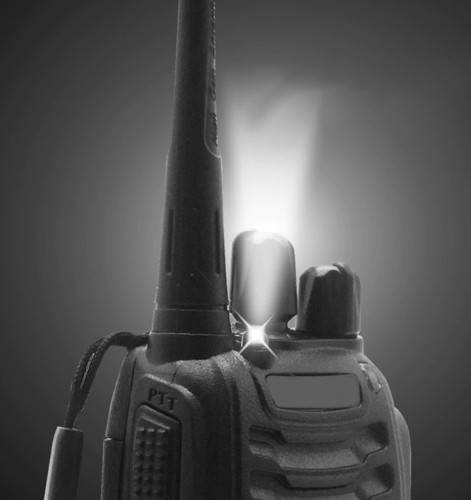 2 darabos Walkie Talkie szett zseblámpával, fülhallgatóval, 3-5 km-es hatótávolság (BBV)