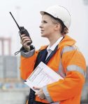 2 darabos Walkie Talkie szett zseblámpával, fülhallgatóval, 3-5 km-es hatótávolság (BBV)