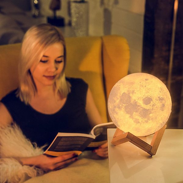 LED-es hangulat lámpa - Hold alakú éjjeli fény stílusos fa talppal és melegfehér fénnyel - 1000 W (BBJ) (BBV)