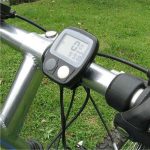 LCD kijelzős kerékpár sebességmérő és kilométer óra - víz,- por,- és ütésálló (BBL)