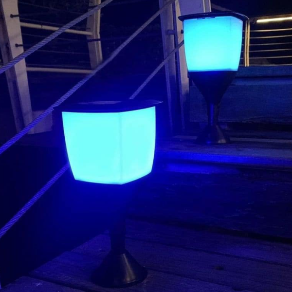 Napelemes RGB LED kerti lámpa 3 az 1-ben - Leszúrható vagy felszerelhető, beépített alkonykapcsolóval (BBV)