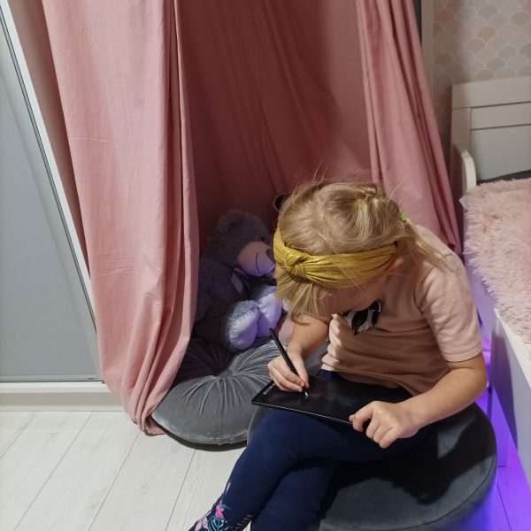 Ultravékony, strapabíró LCD rajztábla, írótábla 8.5" méret, hozzá tartozó tollal (BBJ)