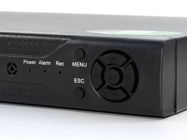 AHD komplett biztonsági kamera rendszer központi egységgel és 4 db Full HD 1080p éjjellátó kamerával  (BBV)