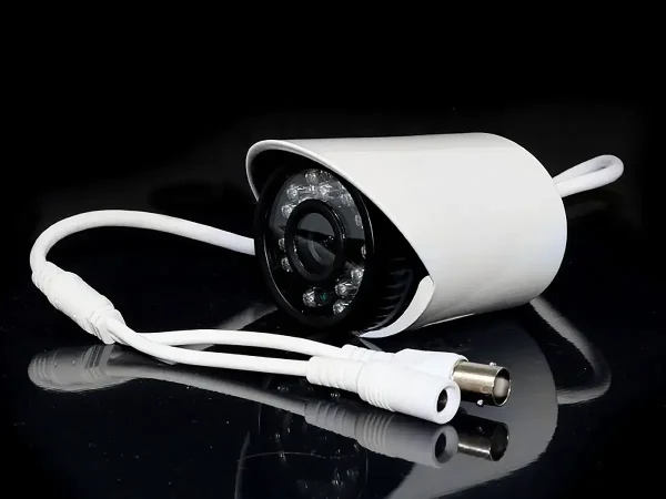 AHD komplett biztonsági kamera rendszer központi egységgel és 4 db Full HD 1080p éjjellátó kamerával  (BBV)