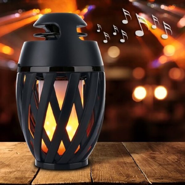 Fáklya alakú Bluetooth hangszóró valósághű láng effekttel - por- és vízálló, akkumulátoros (BBV)