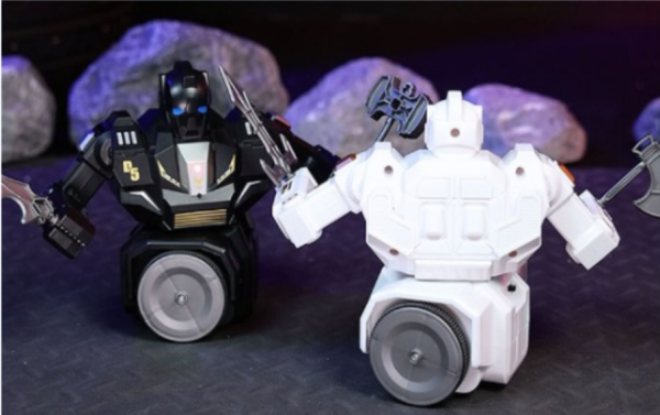 Távirányítós 360°-ban forgó akkumlátoros harci robot (BBJ)