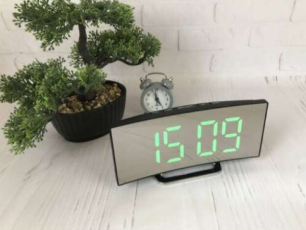 Tükör ívelt kijelzős design LED digitális ébresztő óra - DT-6507 (BBV)