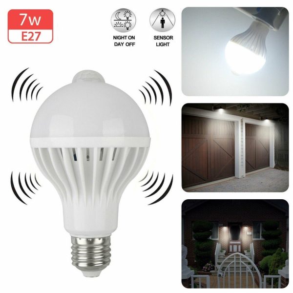 Mozgásérzékelős 9 W-os LED izzó E 27 foglalatban (BBL)