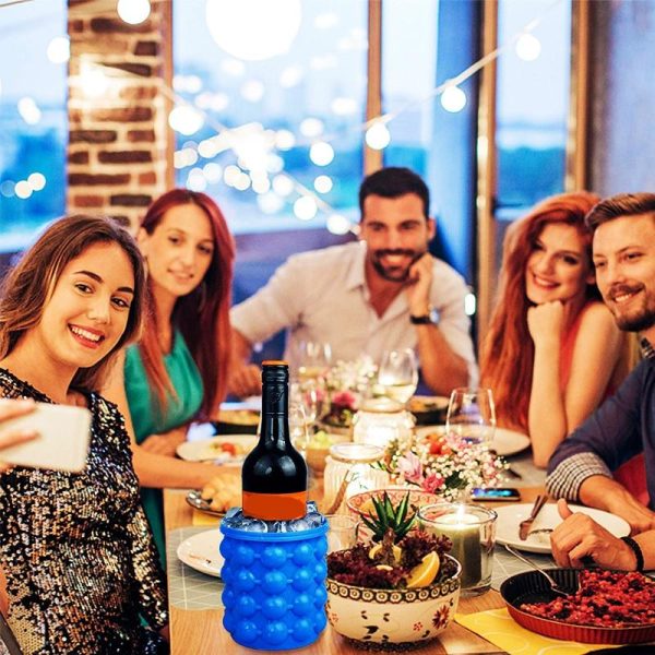 Egyszerűen használható és helytakarékos 3in1 jégkocka készítő, tároló és italhűtő vödör szilikonból - 13 x 14 cm, kék (BBM)