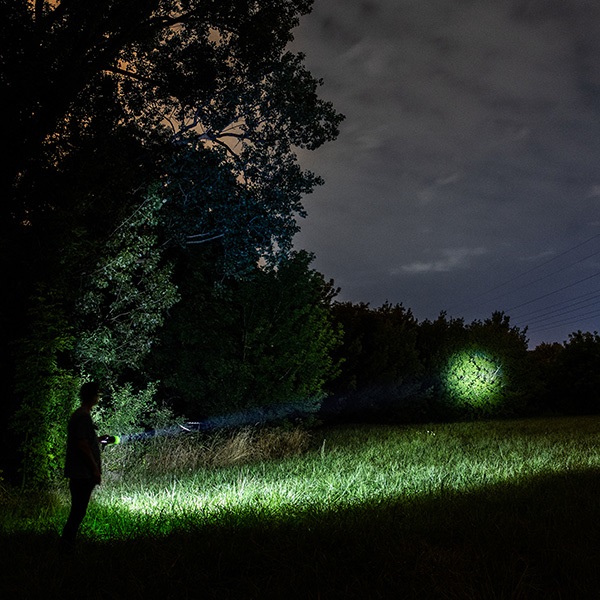 856 multifunkciós LED kézilámpa brutál fényerővel, 3 világítási móddal és IP44 vízálló vázzal - 500 méter hatótáv, power bank funkció (BBV)