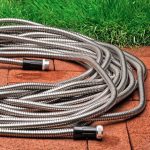 Strapabíró és tartós kerti locsolócső rozsdamentes acélból - időjárás-, nyomás- és UV-sugárzás álló, gubancmentes slag - 30 m (BBV)