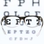 One power univerzális olvasószemüveg +0.5 és +2.5 között állítható dioptriával - flex focus optics technológia (BBM)