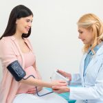 Könnyen kezelhető, LCD kijelzős vérnyomásmérő karra - 22-32 cm-ig állítható mandzsettával (BBM)