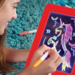 Magic Sketchpad készségfejlesztő, színes, világítós rajztábla, üzenőtábla gyerekeknek (BBJ)(BBV)