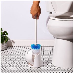 Wc kefe praktikus, önműködően kinyíló tárolóval, vízgyűjtő tálcával és szellőző nyílással (BBM)