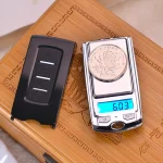 Slusszkulcsnak álcázott mini zsebmérleg - fűszerekhez, ékszerekhez, gyógyszerekhez - 0.01 grammos pontosság - 1x3x6 cm (BBL) (BBD)