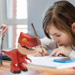 Dinoszaurusz írószer készlet 5 az 1-ben tolltartóval és hegyezővel (BBJ)