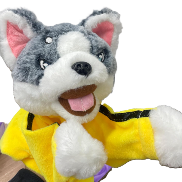 Interaktív kung fu husky plüss kesztyűbáb – hangot adó bokszoló kutya kézi báb gyerekjátéknak (BBJ)