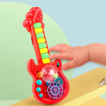RockManó piros zenélő gitár gyerekeknek – interaktív érzékszervi fejlesztő játék 29×11 cm (BBJ)