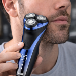 VGR V-306 háromfejes elektromos borotva – forgó körkéses férfi borotvagép USB töltéssel, vízálló akkus borotva 80 perc üzemidővel (BBD)