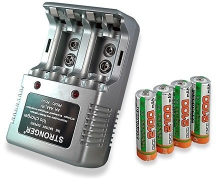 Univerzális elemtöltő + 4 db tölthető 2100mAh ceruza akku (AA/AAA elemekhez) (BBL)