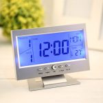Hangra/tapsra működő LCD kijelzős asztali óra (BBL)
